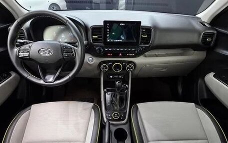 Hyundai Venue I, 2023 год, 2 080 000 рублей, 6 фотография