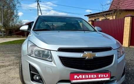Chevrolet Cruze II, 2013 год, 900 000 рублей, 3 фотография