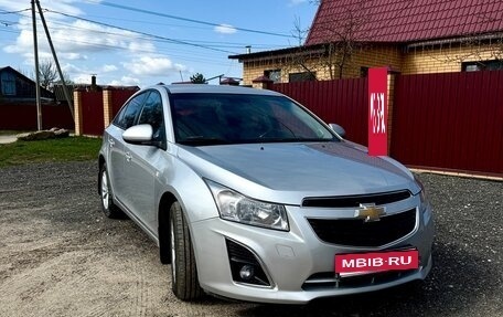 Chevrolet Cruze II, 2013 год, 900 000 рублей, 2 фотография