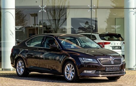Skoda Superb III рестайлинг, 2018 год, 1 795 000 рублей, 3 фотография