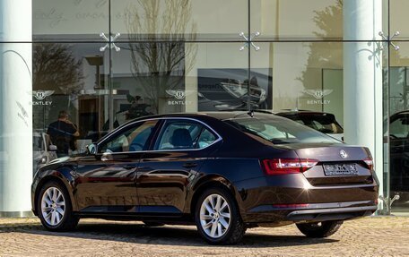 Skoda Superb III рестайлинг, 2018 год, 1 795 000 рублей, 4 фотография