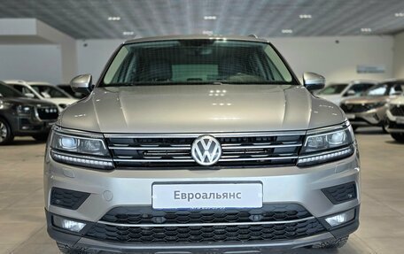 Volkswagen Tiguan II, 2018 год, 2 250 000 рублей, 2 фотография