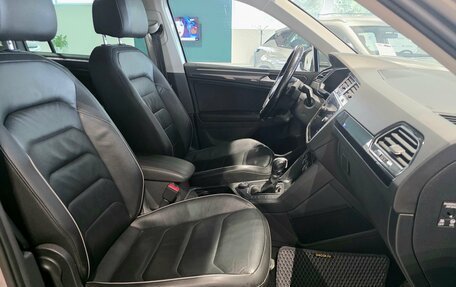Volkswagen Tiguan II, 2018 год, 2 250 000 рублей, 11 фотография