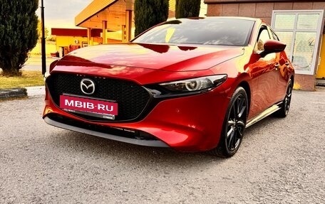 Mazda 3, 2019 год, 1 900 000 рублей, 2 фотография