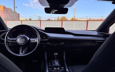 Mazda 3, 2019 год, 1 900 000 рублей, 18 фотография