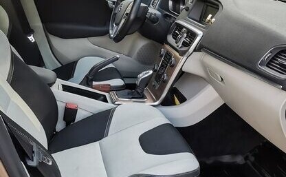 Volvo V40 Cross Country I, 2013 год, 1 910 000 рублей, 13 фотография