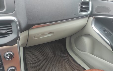 Volvo V40 Cross Country I, 2013 год, 1 910 000 рублей, 12 фотография