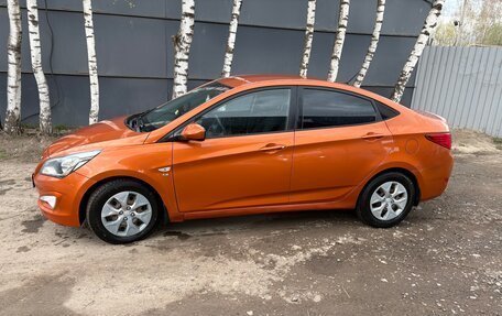 Hyundai Solaris II рестайлинг, 2015 год, 1 000 000 рублей, 3 фотография