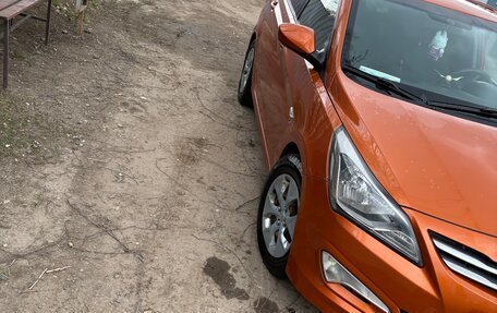 Hyundai Solaris II рестайлинг, 2015 год, 1 000 000 рублей, 6 фотография