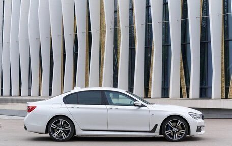 BMW 7 серия, 2018 год, 4 650 000 рублей, 6 фотография