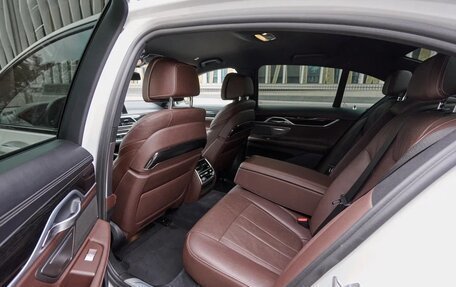 BMW 7 серия, 2018 год, 4 650 000 рублей, 19 фотография