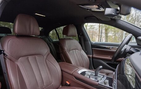 BMW 7 серия, 2018 год, 4 650 000 рублей, 16 фотография