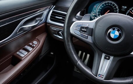 BMW 7 серия, 2018 год, 4 650 000 рублей, 17 фотография