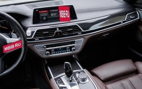 BMW 7 серия, 2018 год, 4 650 000 рублей, 14 фотография