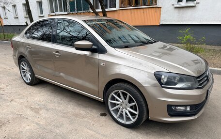 Volkswagen Polo VI (EU Market), 2015 год, 750 000 рублей, 1 фотография