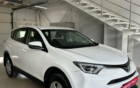 Toyota RAV4, 2015 год, 2 198 000 рублей, 1 фотография