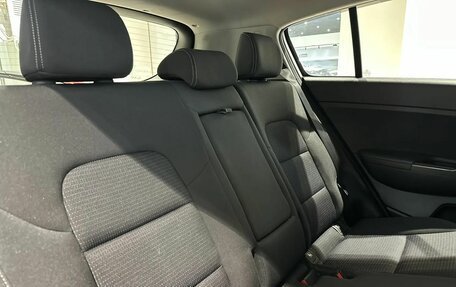 KIA Sportage IV рестайлинг, 2018 год, 2 050 000 рублей, 10 фотография
