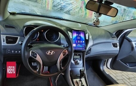 Hyundai Elantra V, 2013 год, 1 050 000 рублей, 21 фотография