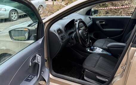 Volkswagen Polo VI (EU Market), 2015 год, 750 000 рублей, 6 фотография