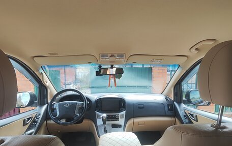 Hyundai H-1 II рестайлинг, 2018 год, 2 520 000 рублей, 14 фотография
