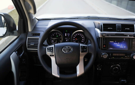 Toyota Land Cruiser Prado 150 рестайлинг 2, 2014 год, 3 629 000 рублей, 8 фотография