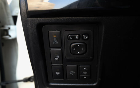 Toyota Land Cruiser Prado 150 рестайлинг 2, 2014 год, 3 629 000 рублей, 17 фотография