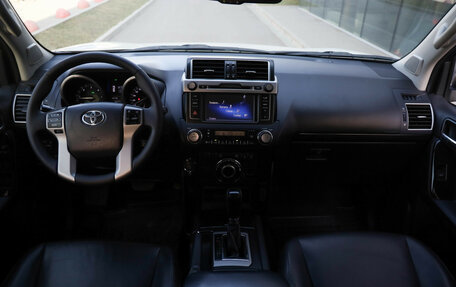 Toyota Land Cruiser Prado 150 рестайлинг 2, 2014 год, 3 629 000 рублей, 21 фотография