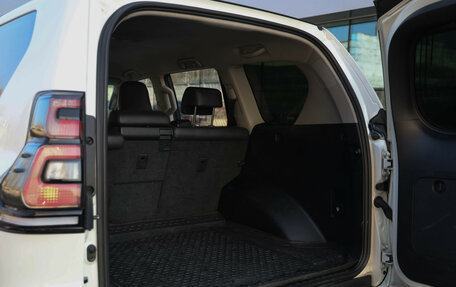 Toyota Land Cruiser Prado 150 рестайлинг 2, 2014 год, 3 629 000 рублей, 20 фотография