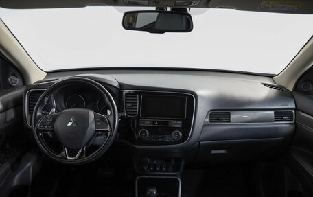 Mitsubishi Outlander III рестайлинг 3, 2019 год, 2 499 000 рублей, 9 фотография