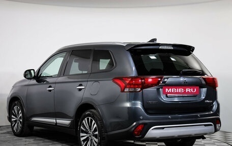 Mitsubishi Outlander III рестайлинг 3, 2019 год, 2 499 000 рублей, 7 фотография