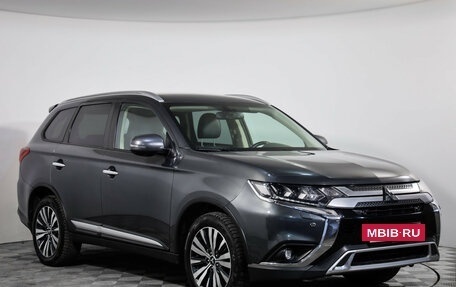 Mitsubishi Outlander III рестайлинг 3, 2019 год, 2 499 000 рублей, 3 фотография