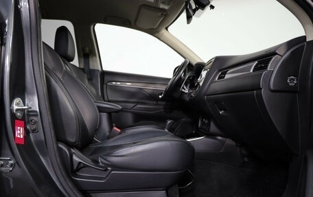 Mitsubishi Outlander III рестайлинг 3, 2019 год, 2 499 000 рублей, 26 фотография