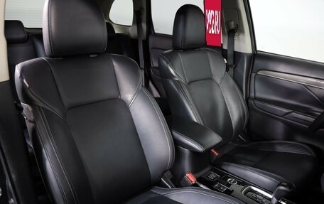 Mitsubishi Outlander III рестайлинг 3, 2019 год, 2 499 000 рублей, 25 фотография