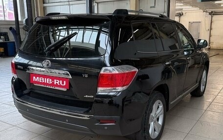 Toyota Highlander III, 2013 год, 2 399 000 рублей, 2 фотография