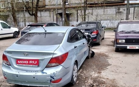 Hyundai Solaris II рестайлинг, 2012 год, 200 000 рублей, 3 фотография