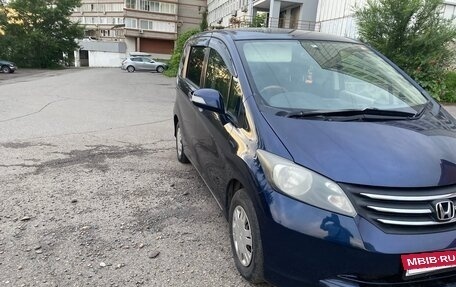 Honda Freed I, 2010 год, 880 000 рублей, 2 фотография