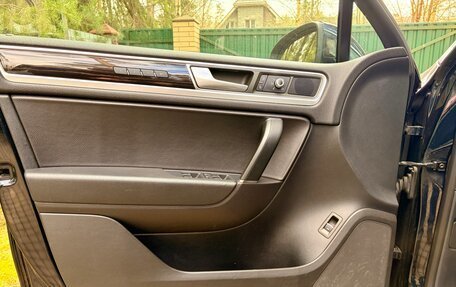 Volkswagen Touareg III, 2015 год, 2 740 000 рублей, 15 фотография