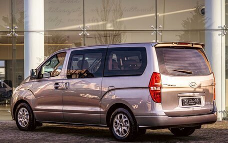 Hyundai Grand Starex Grand Starex I рестайлинг 2, 2015 год, 1 595 000 рублей, 4 фотография