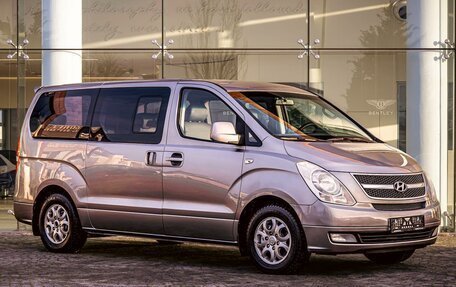 Hyundai Grand Starex Grand Starex I рестайлинг 2, 2015 год, 1 595 000 рублей, 3 фотография