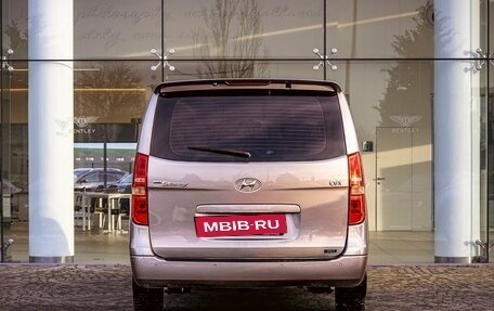 Hyundai Grand Starex Grand Starex I рестайлинг 2, 2015 год, 1 595 000 рублей, 5 фотография