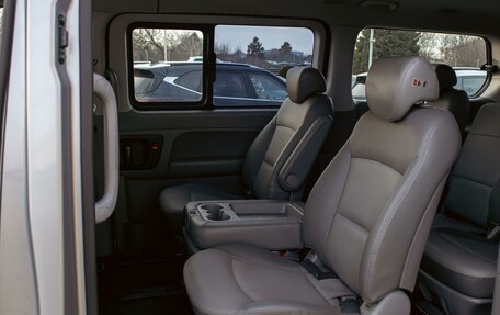 Hyundai Grand Starex Grand Starex I рестайлинг 2, 2015 год, 1 595 000 рублей, 16 фотография