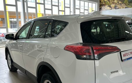 Toyota RAV4, 2015 год, 2 198 000 рублей, 6 фотография