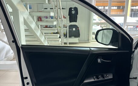 Toyota RAV4, 2015 год, 2 198 000 рублей, 10 фотография
