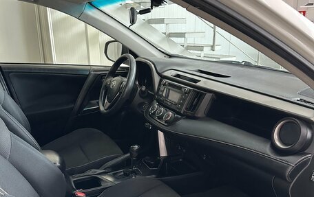 Toyota RAV4, 2015 год, 2 198 000 рублей, 25 фотография