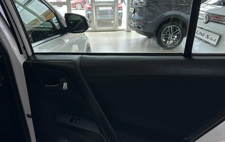 Toyota RAV4, 2015 год, 2 198 000 рублей, 22 фотография