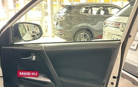 Toyota RAV4, 2015 год, 2 198 000 рублей, 24 фотография