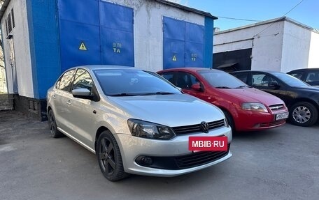Volkswagen Polo VI (EU Market), 2012 год, 730 000 рублей, 2 фотография