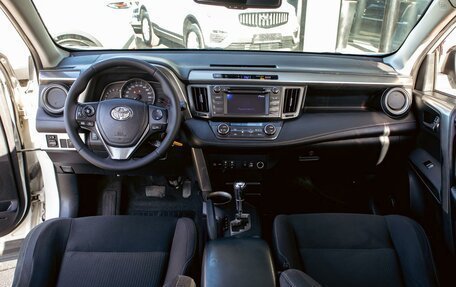 Toyota RAV4, 2015 год, 1 665 000 рублей, 15 фотография