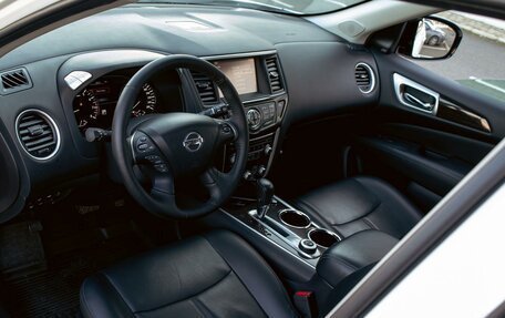 Nissan Pathfinder, 2017 год, 1 795 000 рублей, 13 фотография