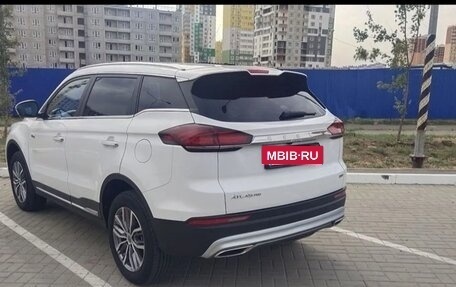 Geely Atlas, 2022 год, 2 200 000 рублей, 4 фотография